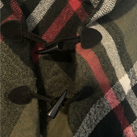 Super cuter trendy Plaid Poncho warm. So cute over any outfit! - Picture 8 of 11